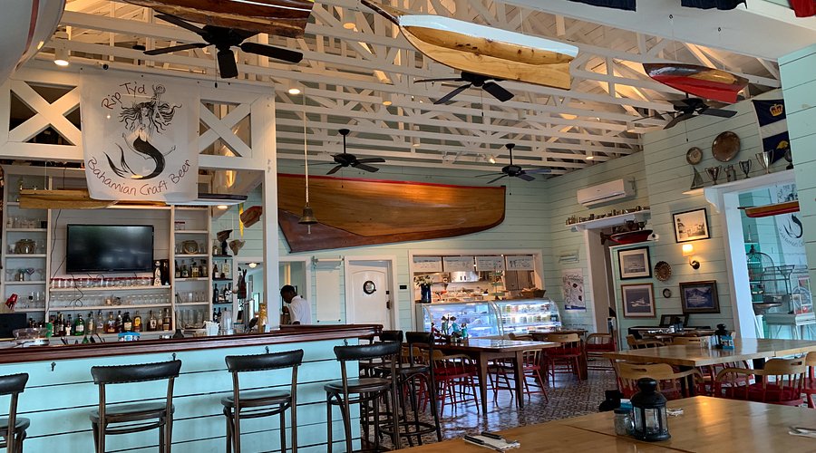 Captn’s Table – Hard Liquor Saloon | Sagle ID: A Taste of Authenticity and Fun